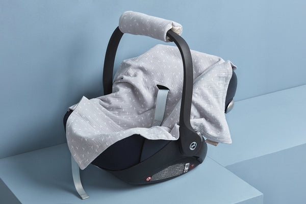Babydecke für Babyschale Sommer aus Musselin mit Pusteblumen – leicht & luftig – Musselin grau Pusteblumen