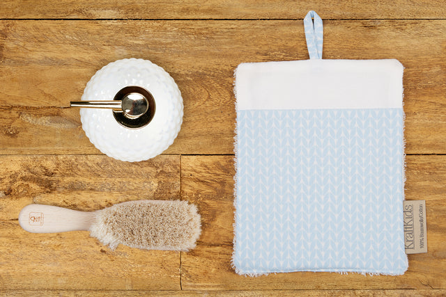Washcloth small leaves light blue on white