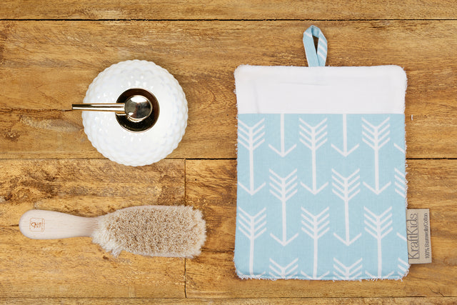 Washcloth white arrows on blue