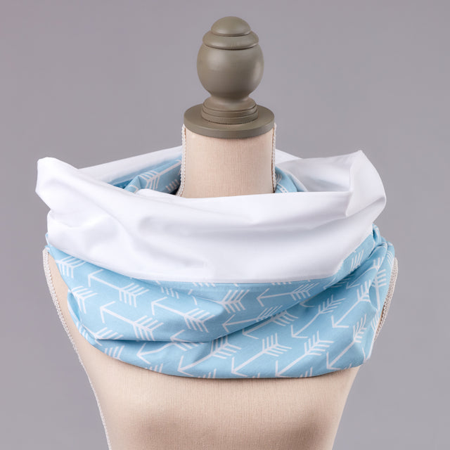 Tissu d'allaitement flèches blanches sur bleu uniwhite