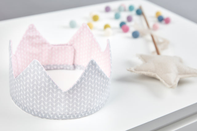 Cloth crown small leaves pink on white white dots on gray
