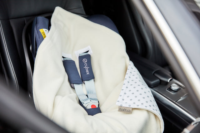 Couverture pour porte-bébé hiver pois gris sur blanc