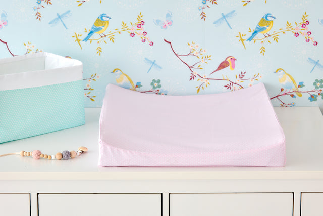 Housse matelas à langer compensée pois blancs sur rose