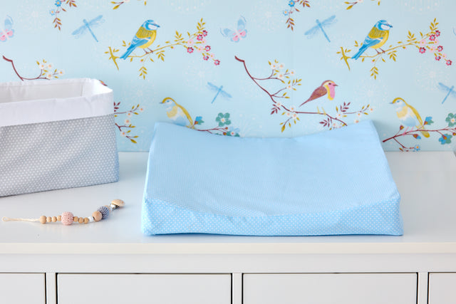 Cover for wedge changing pad white dots on light blue