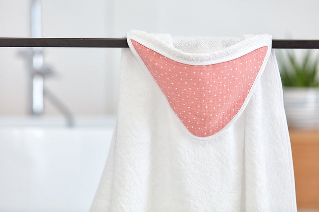 Hooded towel muslin pink dots
