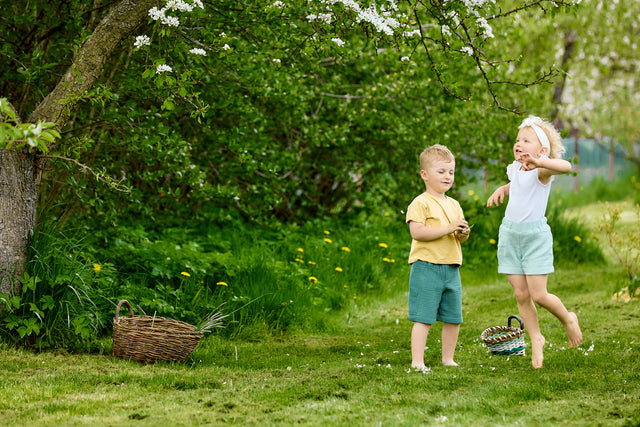 Girls shorts muslin gold dots on green