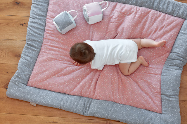 Insert de parc mousseline pois gris mousseline pois rose