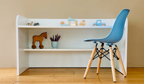 Bureau enfant blanc avec étagère intermédiaire