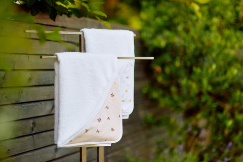 Hooded towel muslin cherries