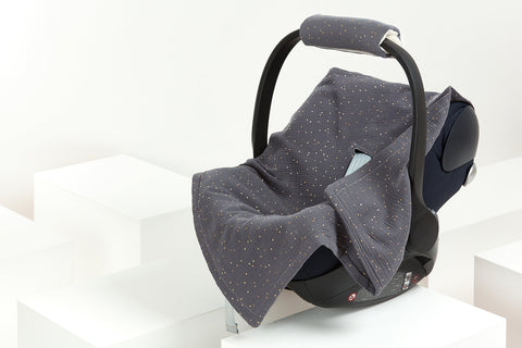 Babydecke für Babyschale Sommer aus Musselin – Musselin goldene Punkte auf Grau, Anwendung