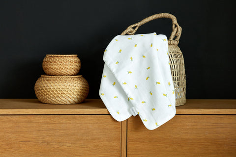 Baby blanket muslin yellow lemons