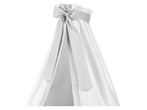 Canopy small leaves light gray on white