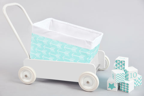 Basket white arrows on mint