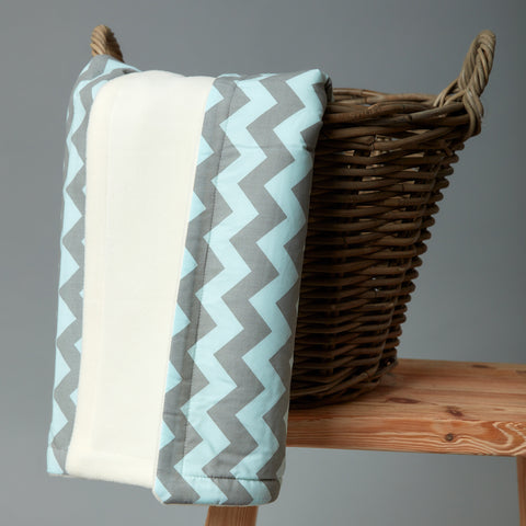 Baby blanket Chevron light grey and mint