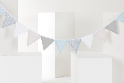 Pennant chain feather pattern pink blue grey