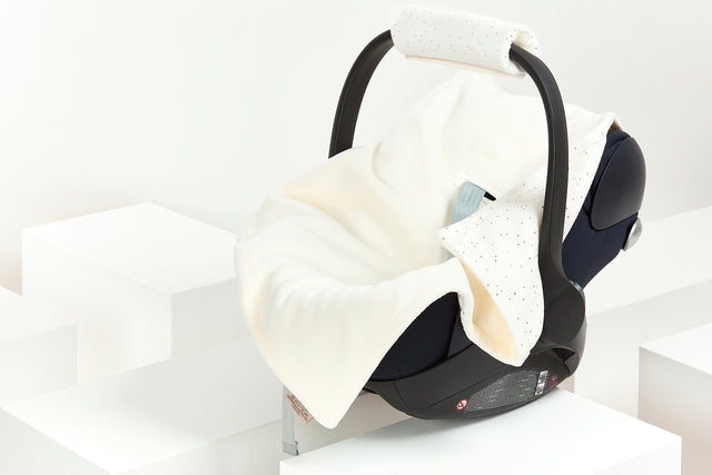 Manta para silla de coche de bebé Muselina de invierno Lunares dorados sobre blanco