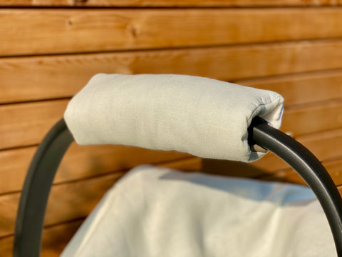 Protezione bracciolo per seggiolino in lino verde chiaro bianco