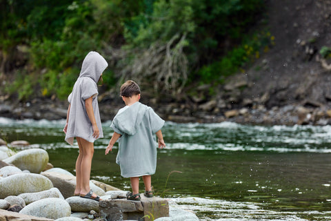 Bath poncho muslin grey dots