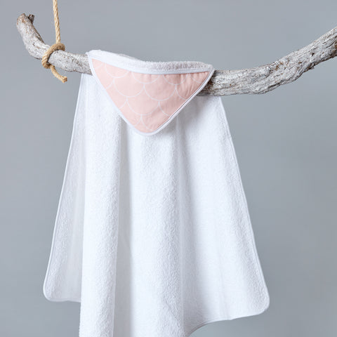 Hooded towel white semicircles on pastel pink