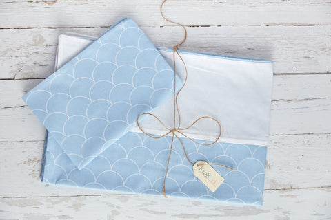 Bed linen set plain white white semicircles on pastel blue