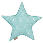Das "Sternkissen weiße dünne Diamante auf Mint" von KraftKids ist ein mintfarbenes Kissen mit feinem weißen Diamantmuster und Stoffetikett - ideal fürs Kinderzimmer.