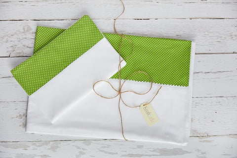 Bed linen set plain white, white dots on green