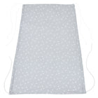 Der KraftKids Sonnensegel Musselin grau Pusteblumen besteht aus einem hellgrauen Baumwollstoff mit dezentem weißem Pusteblumenmuster, der flach gelegt mit zwei langen weißen Taillenbändern und einer Halsschleife auf weißem Grund abgebildet ist.