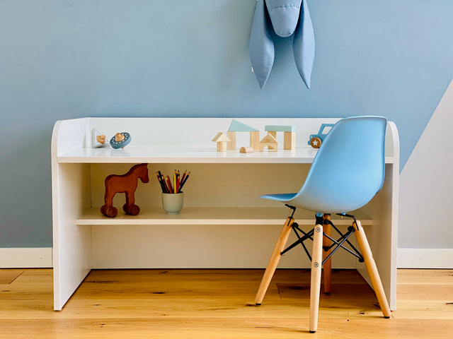 Children's desk white with intermediate shelf