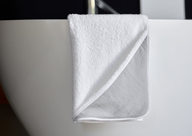 Hooded towel double crepe grey