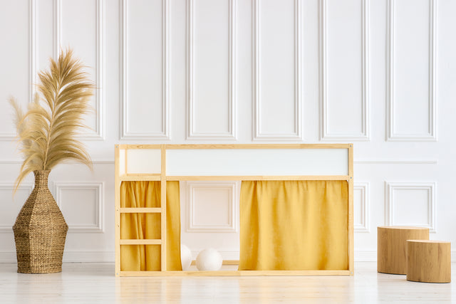 Ensemble de rideaux pour lit mezzanine 2+1 mousseline à pois dorés sur jaune adapté au lit Kura